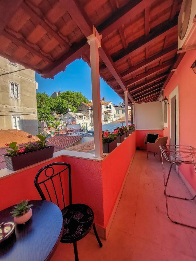 Apartment Dalmatino Split Buitenkant foto